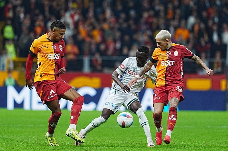 ajax-galatasaray-maci-ne-zaman-saat-kacta-ve-hangi-kanalda-uefa-avrupa-ligi-1738220542001.jpeg