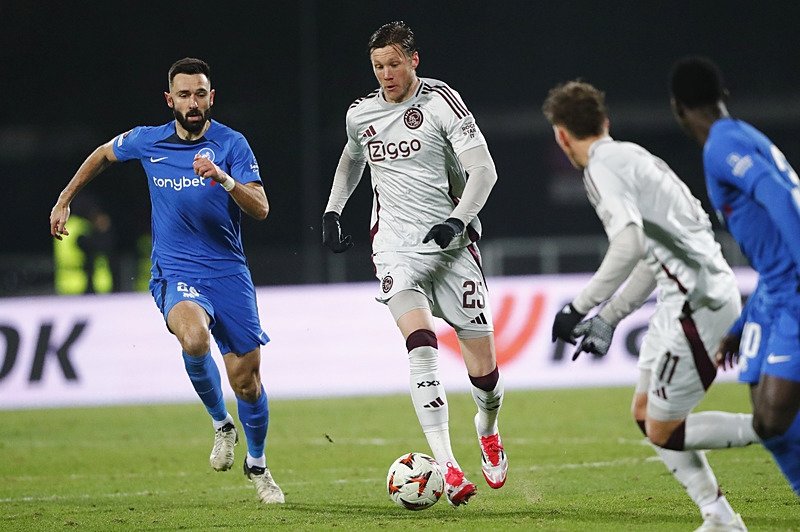 ajax-galatasaray-maci-ne-zaman-saat-kacta-ve-hangi-kanalda-uefa-avrupa-ligi-1738220326395.jpeg