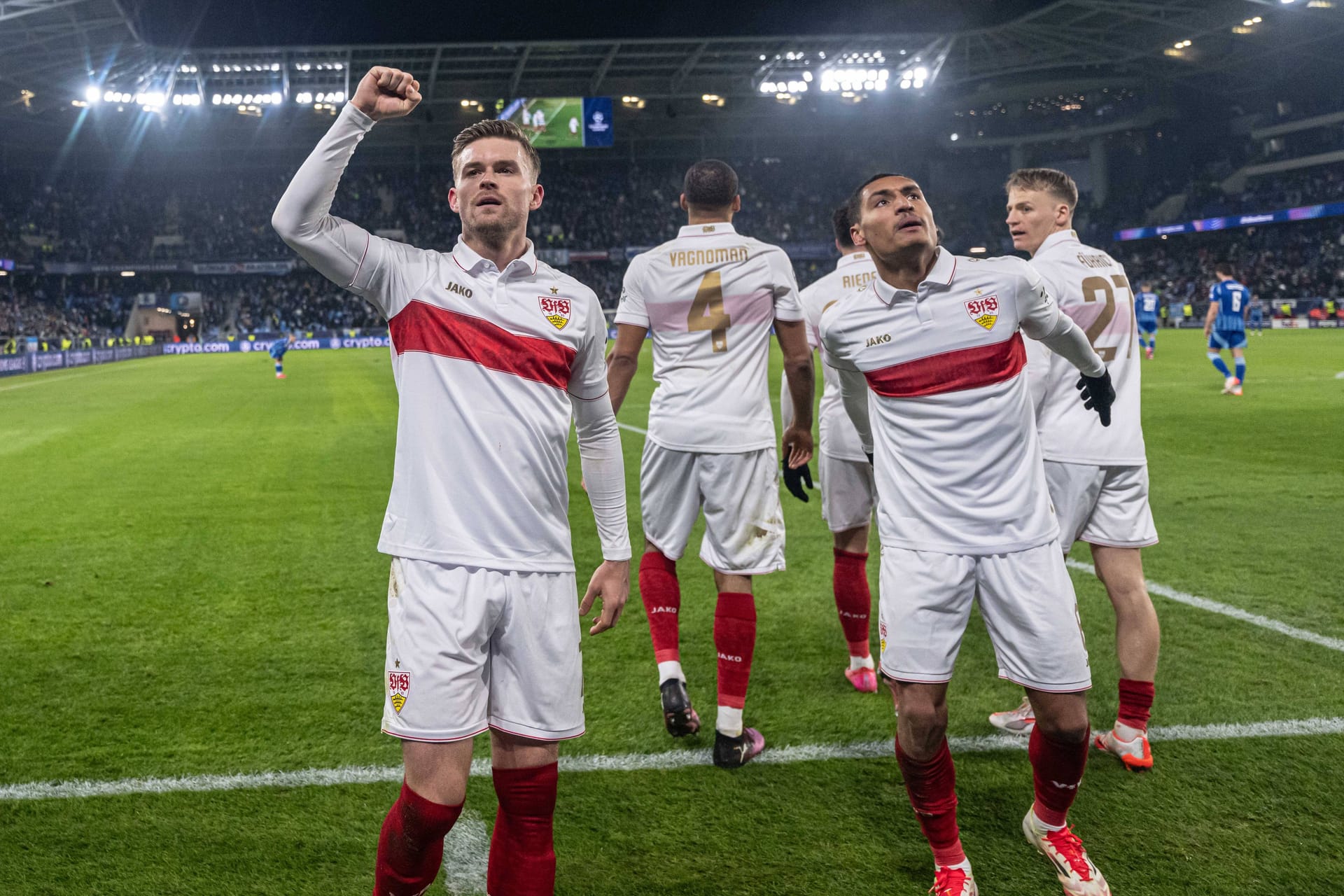 The Stuttgart cheer: VfB is currently on the 24th place in the table with ten points.