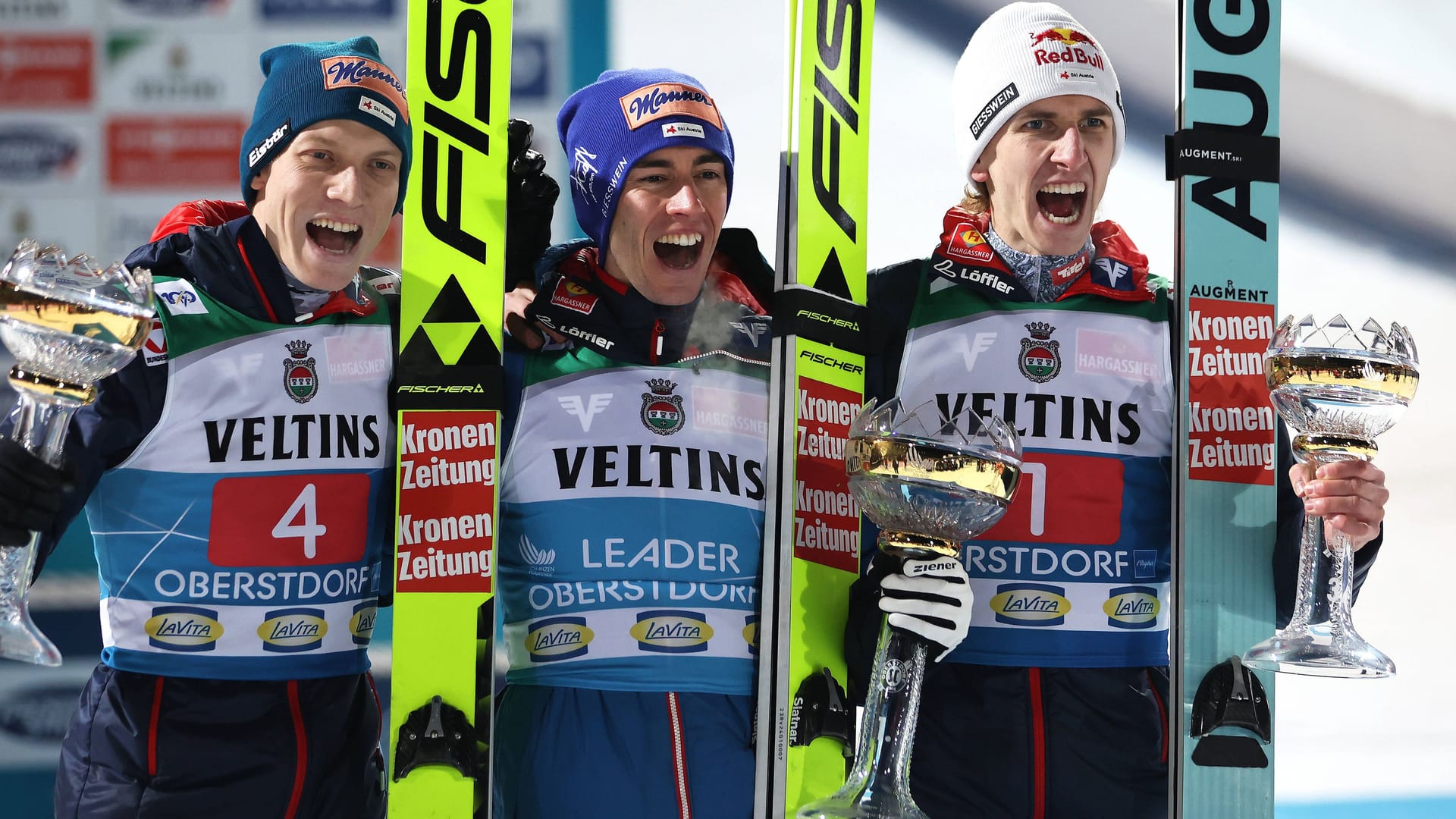 Jan Hörl (l.), Stefan Kraft (m.) and Daniel Tschofenig: The three Austrians have dominated the Four Hills Tournament so far.