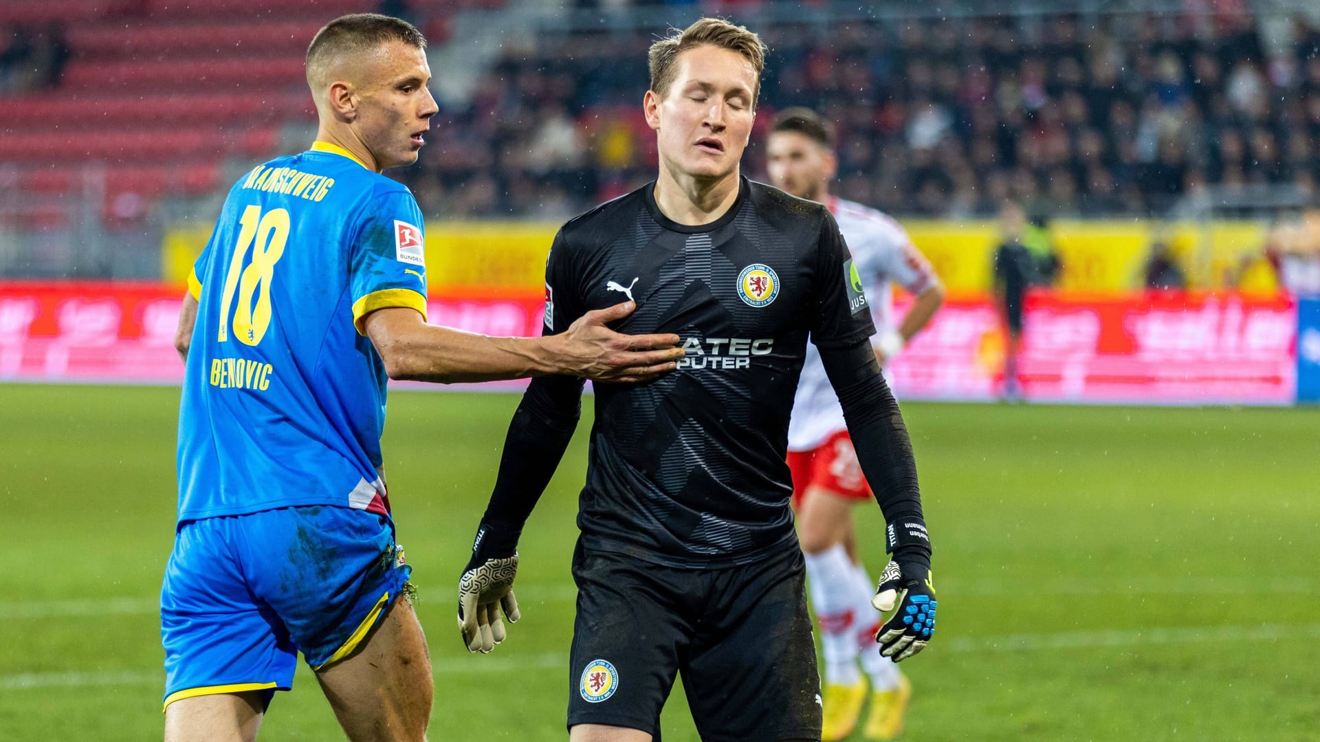 Filip Benkovic (l.) and Ron-Thorben Hoffmann (archive photo): The duo is about to return to Eintracht Braunschweig.