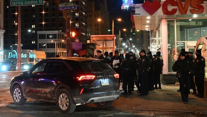 Accident in Philadelphia: A car drove to fans, the police are on site.