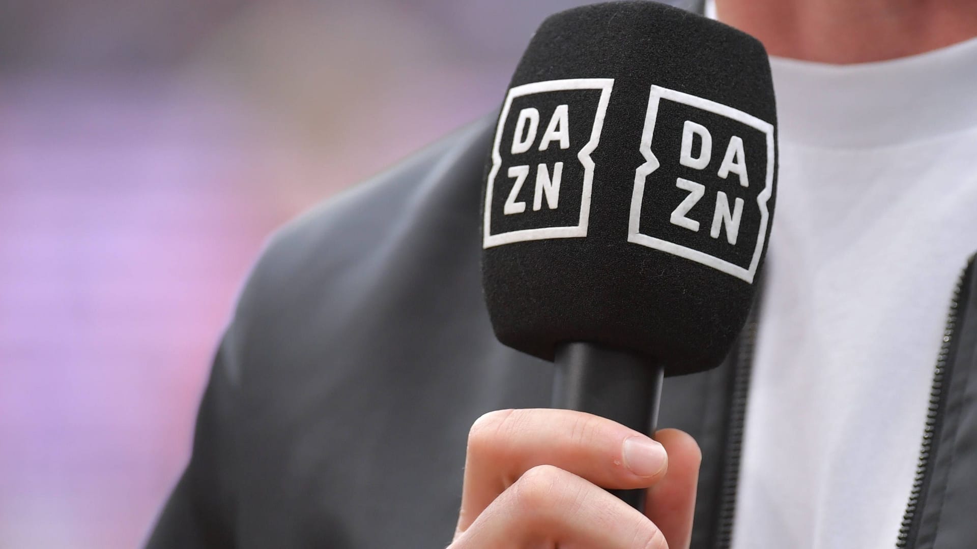 The DAZN logo (symbolic image): The broadcaster fell victim to a hacker attack on Thursday.