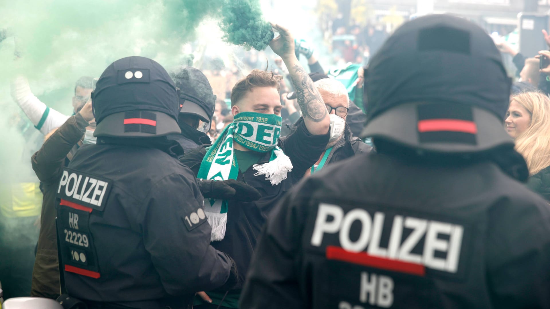 May 22nd, 2021, wohninvest WESERSTADION, Bremen, league game, 1st Bundesliga, SV Werder Bremen Stadium, relegation final, in the picture police are standing in front of the fans, before the SV Werder Bremen game May 22nd, 2021, wohninvest WESERSTADION, Bremen, league game, 1st Bundesliga, SV Werder Bremen Stadium, relegation final, in the picture police are standing in front of the fans, before the SV Werder Bremen game