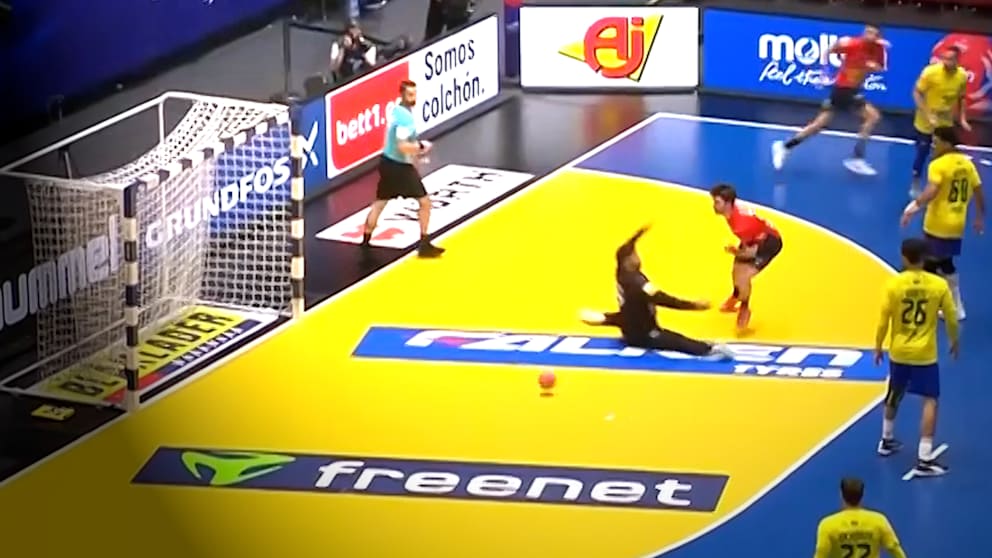 Plötzlich klebt der Ball fest: Das verrückteste Nicht-Tor der Handball-WM