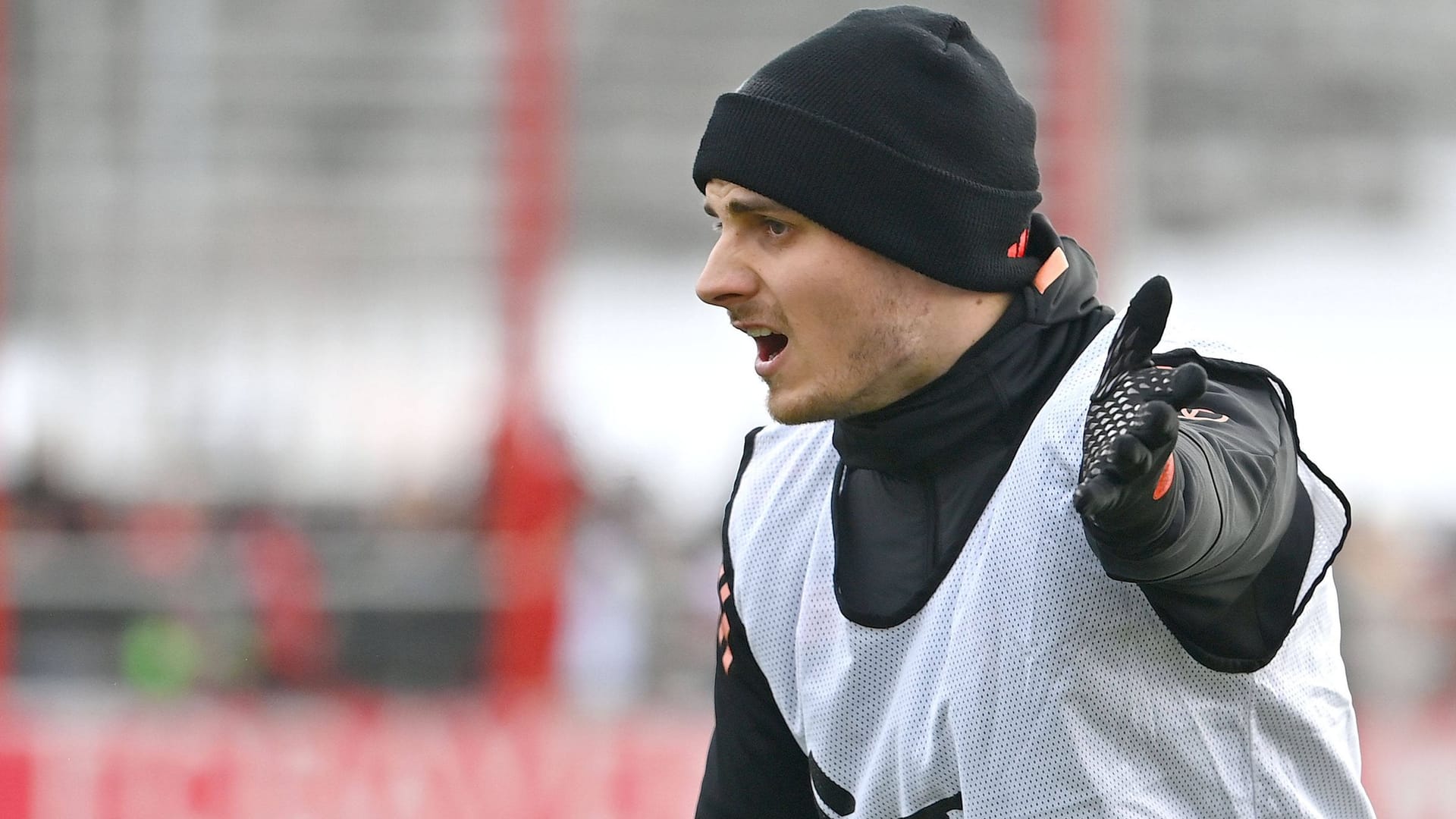 Josip Stanišić (M.): The defender is about to make his comeback at FC Bayern.