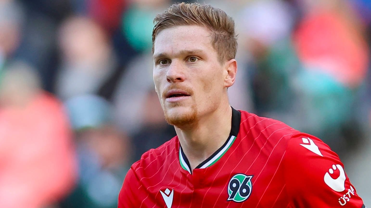Marcel Halstenberg: He has to play with Hannover 96 a day earlier than originally planned.