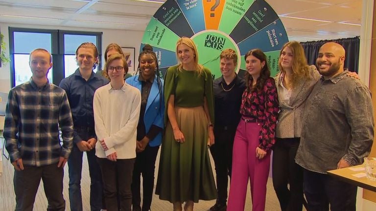 Máxima among young people who participated in Join Us (photo: Jan Peels)