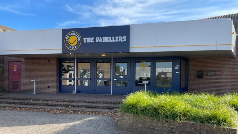 One of the buildings still houses The Padellers (photo: Rogier van Son). 