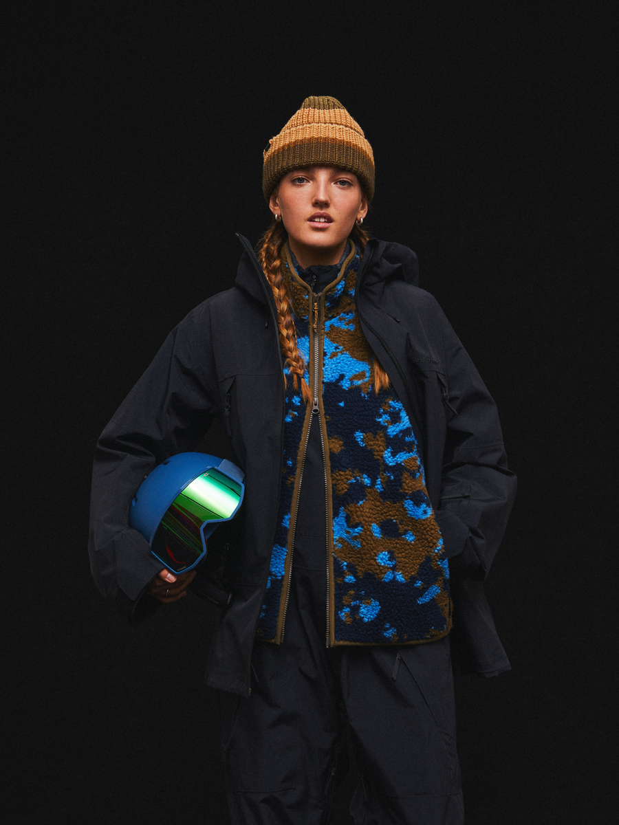 The trend is for styles that work everywhere, not just for sports. Here is the FW25/26 collection from Peak Performance.