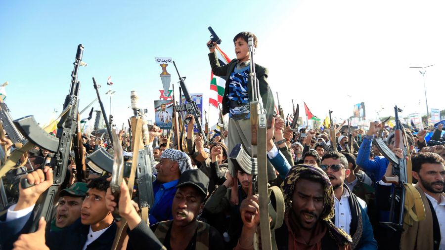 Photogallery Yemenis brandish rifles and chant slogans during a demonstration against Israel in solidarity with Gaza and Lebanon