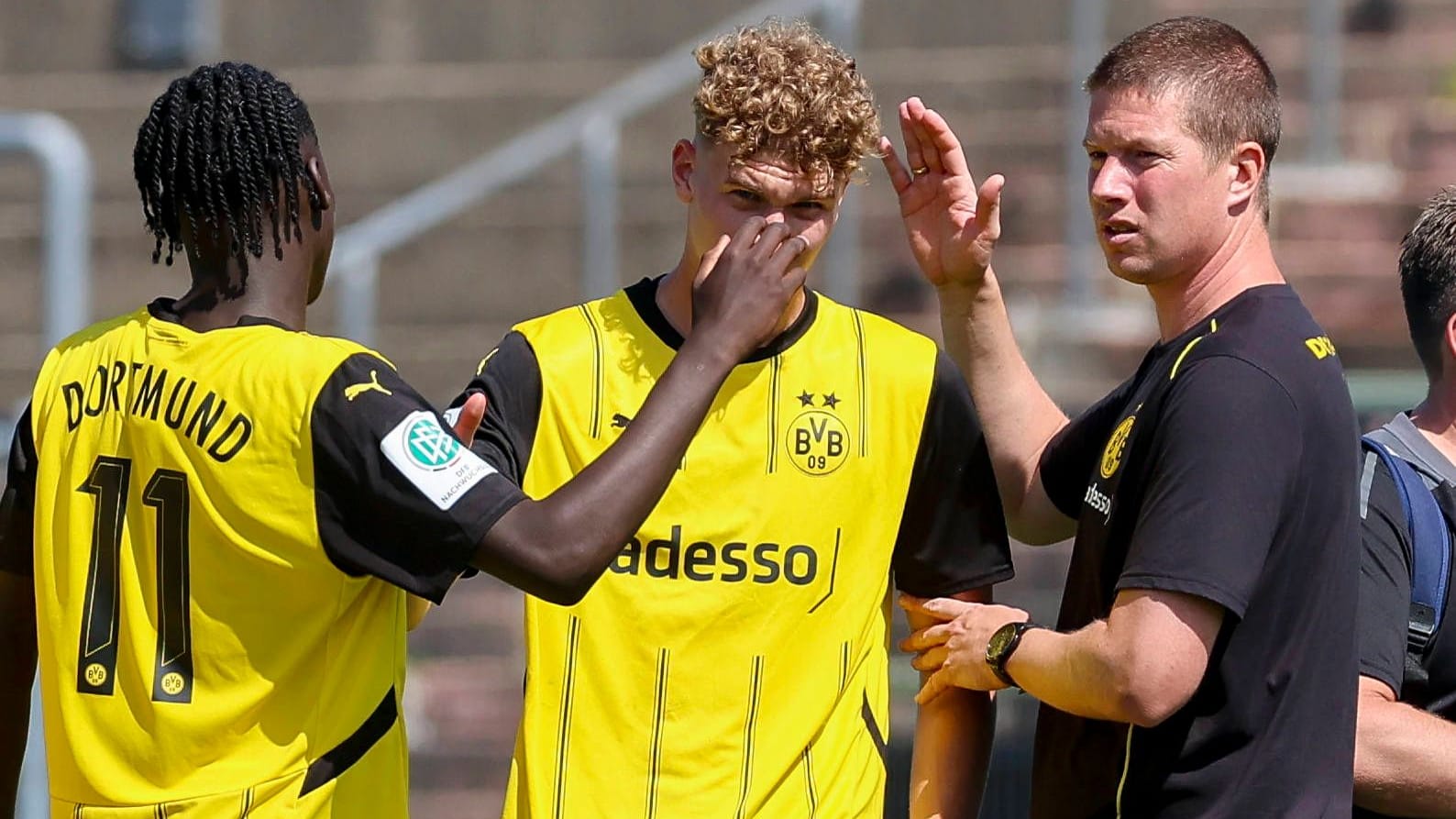 Ousmane Diallo, Elias Benkara and Mike Tullberg (from left to right): The coach is apparently facing a new challenge.