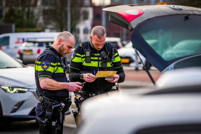 Police drives another car (photo: SQ Vision).