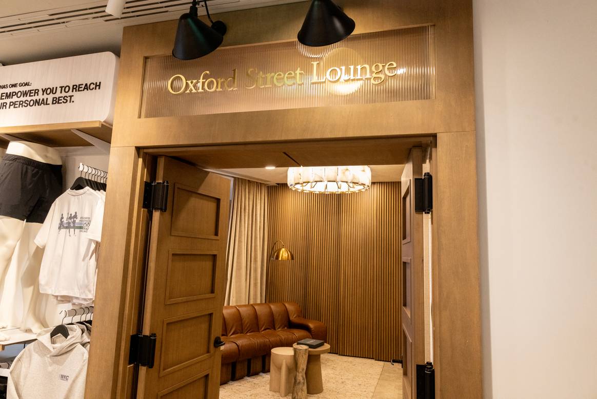 Exclusive lounge in Abercrombie & Fitch-Flagship on the Oxford Street
