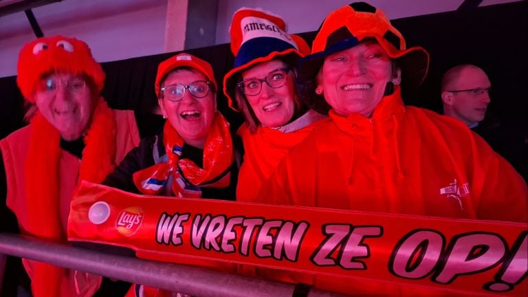 The girlfriends from Haaksbergen. (Photo: Leon Voskamp)