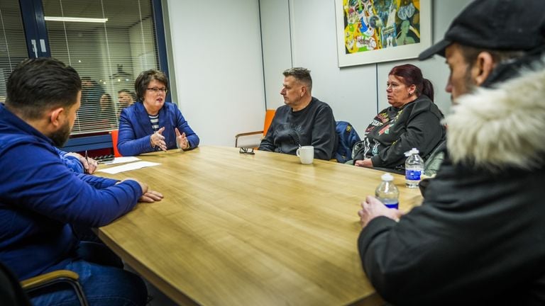 A few protesters were allowed in in the town hall (photo: SQ Vision).