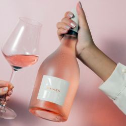 Valentine's Day Gifts | Photo: CEDOC