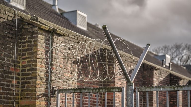 NATO stimulus wire elsewhere on the site at Unit 1 (photo: Department of Custodial Institutions).