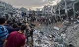 October 31, 2023, after a bomb on the permanent refugee camp Jabalia, Palestinians are looking for survivors between the rubble. 