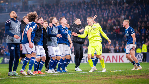 Arminia Bielefeld wants to move into the DFB Cup semi-final with the fans in the back. Arminia Bielefeld wants to move into the DFB Cup semi-final with the fans in the back.