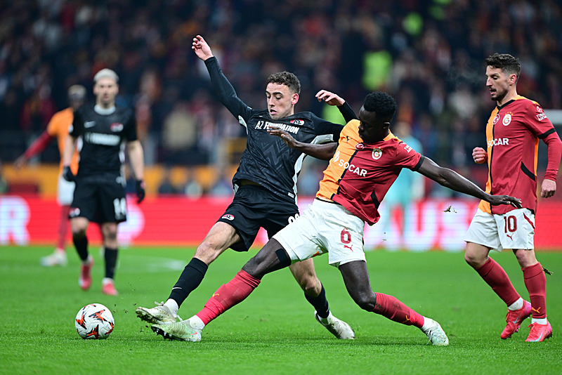muhtemel-11ler-galatasaray-fenerbahce-maci-ne-zaman-saat-kacta-ve-hangi-kanalda-trendyol-super-lig-1740377956285.jpg