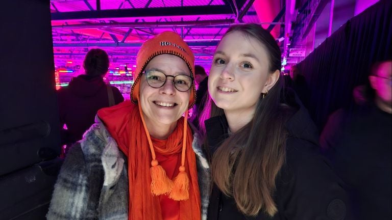 Deborah and Astrid Jacobs from Waspik. (Photo: Leon Voskamp)