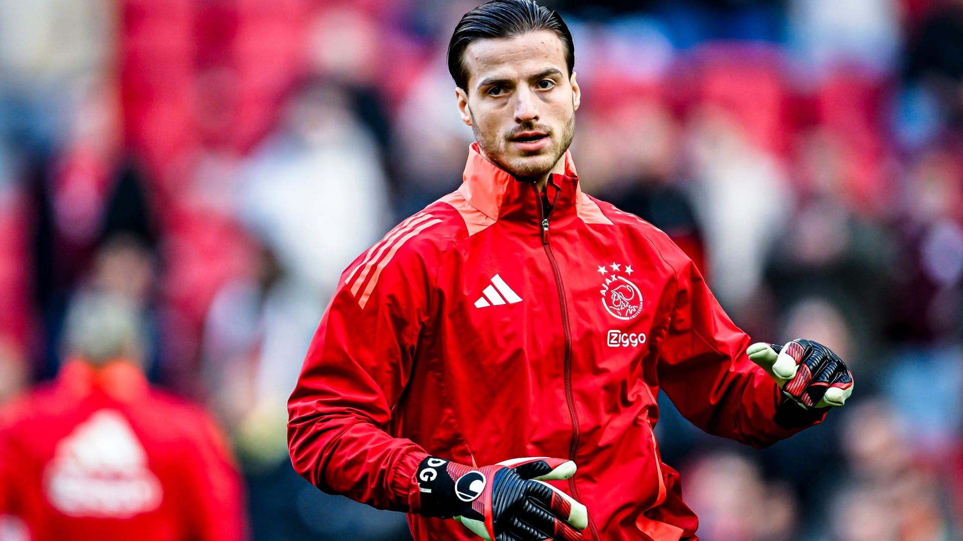 Dant Ramaj is currently only a replacement goalkeeper in Amsterdam, but is considered a talented goalkeeper.