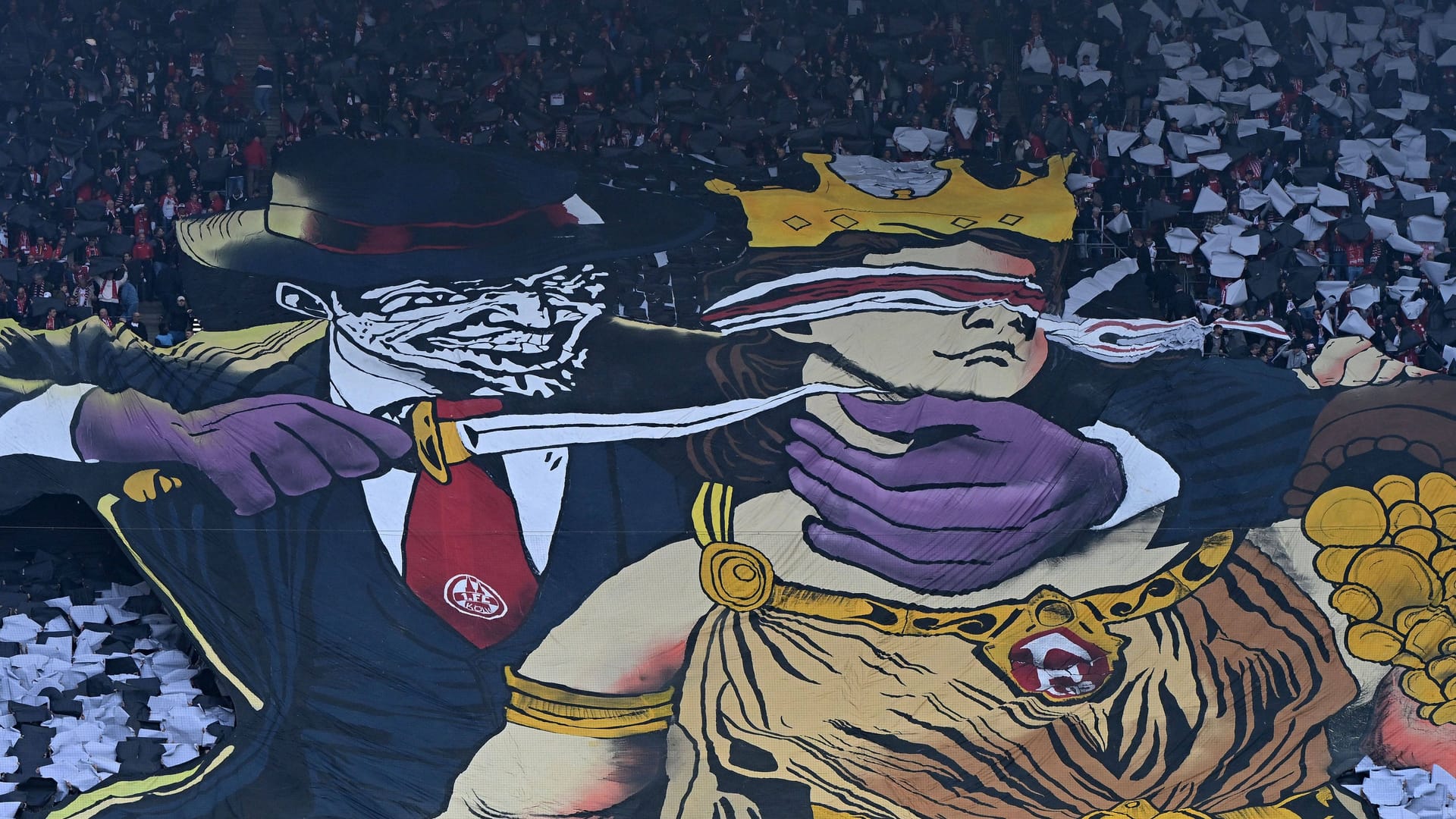 The controversial choreo: the banner was shown before the game against Düsseldorf.