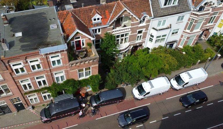 Police investigation at the house Sunday (photo: SQ Vision).