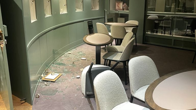 Glass fragments and fallen seats remain (photo: Raymond Merkx).