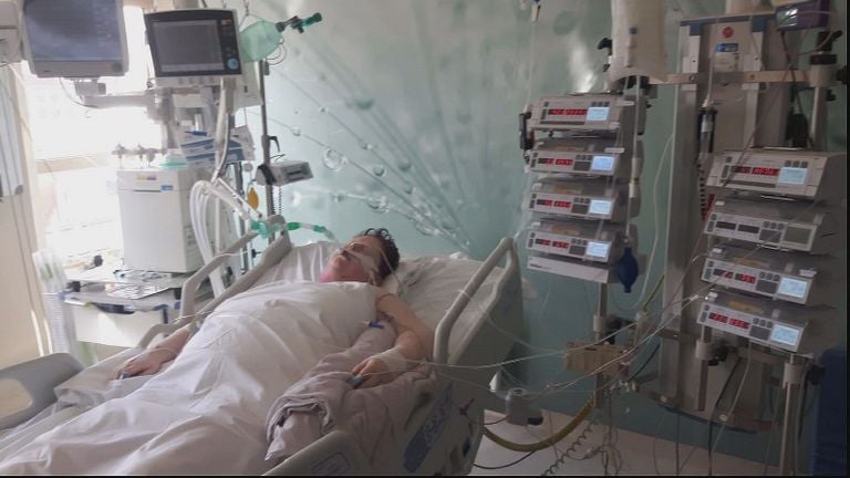 Lea was in an artificial coma (photo: Lea Kant) for six weeks.