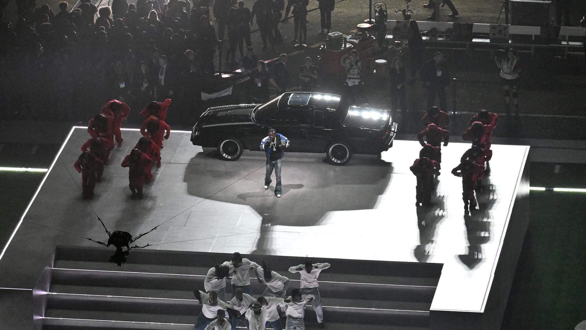 Cheersed half -time show: Kendrick Lamar (M.) on stage at the Super Bowl.