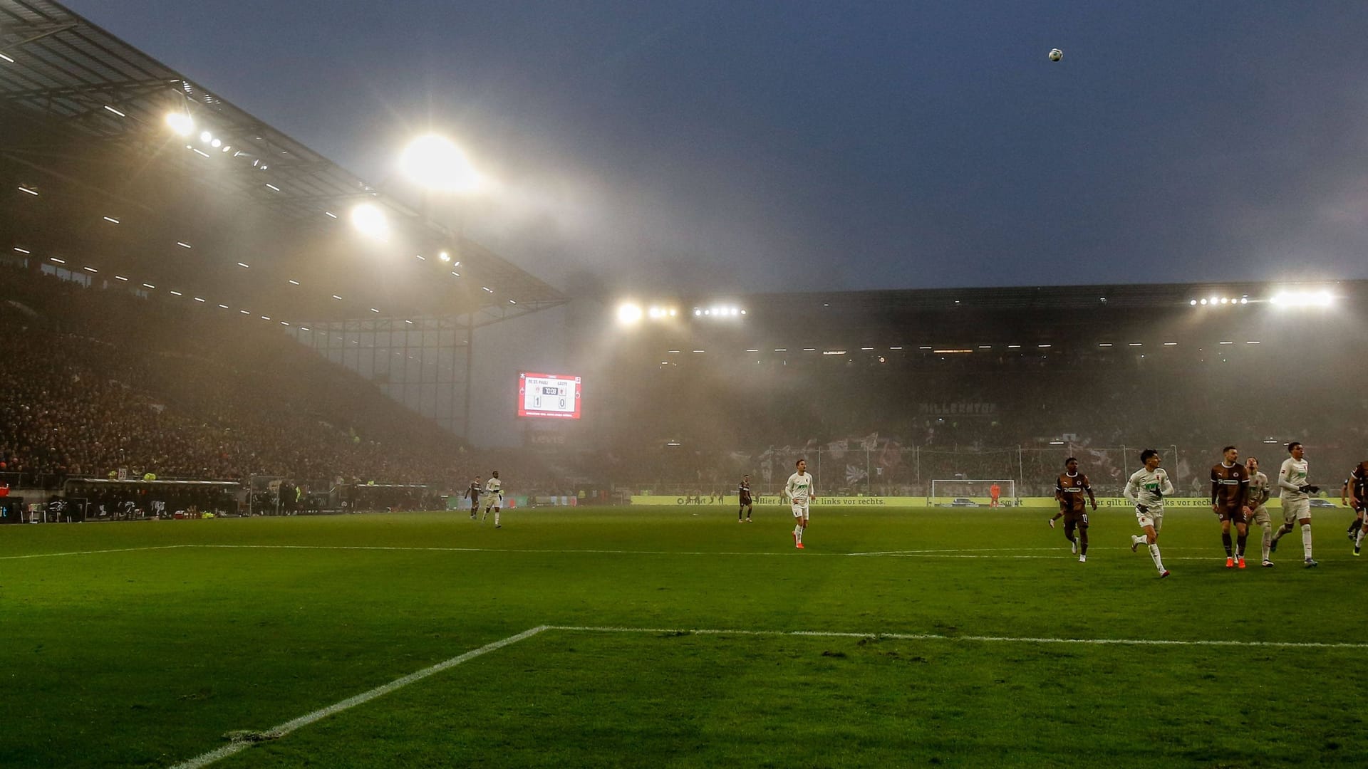 Far round: the Millerntor Stadium in the game of FC St. Pauli against FC Augsburg.