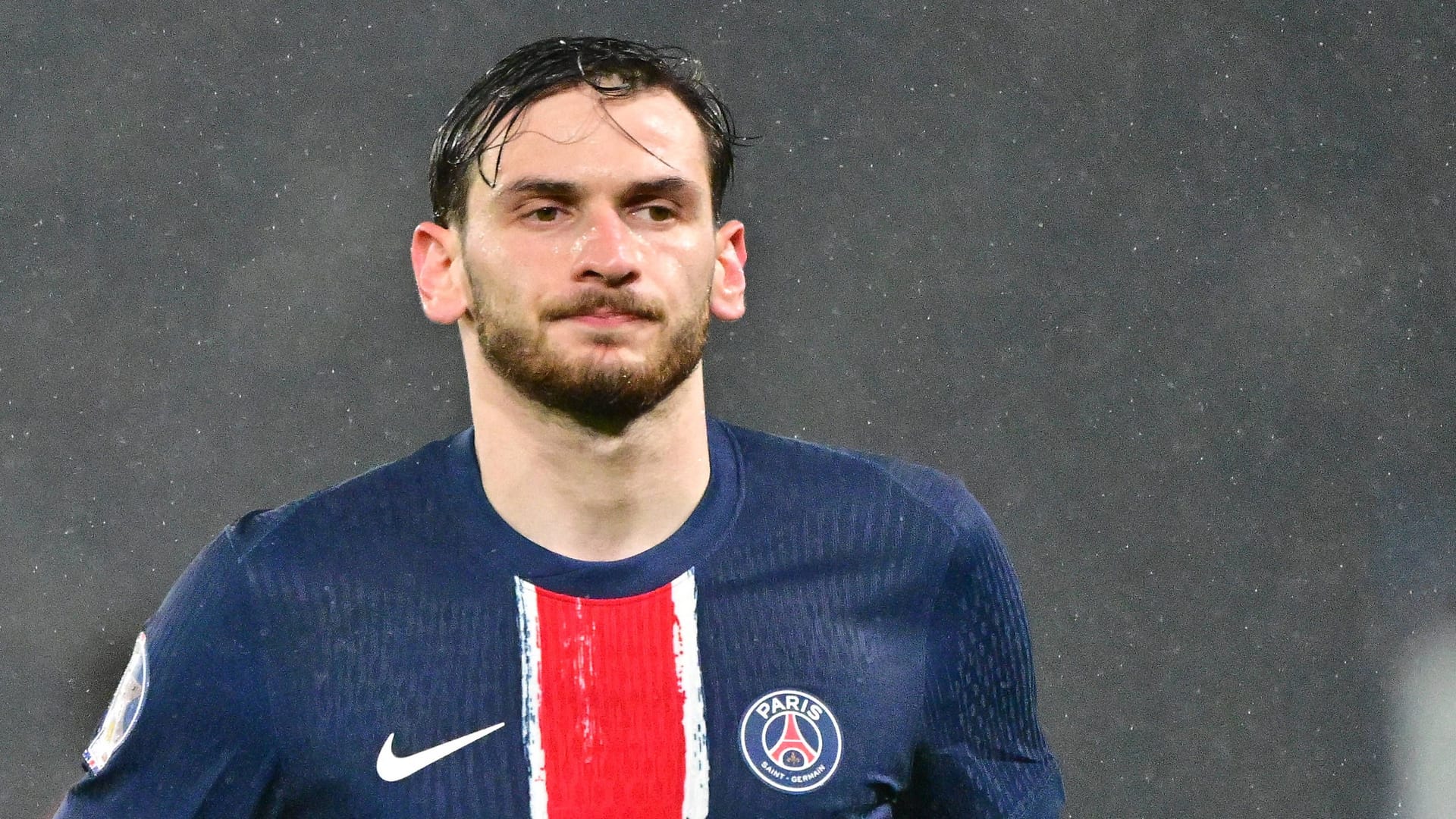 Khvicha Kvaratskhelia: He moved from Naples to Paris.