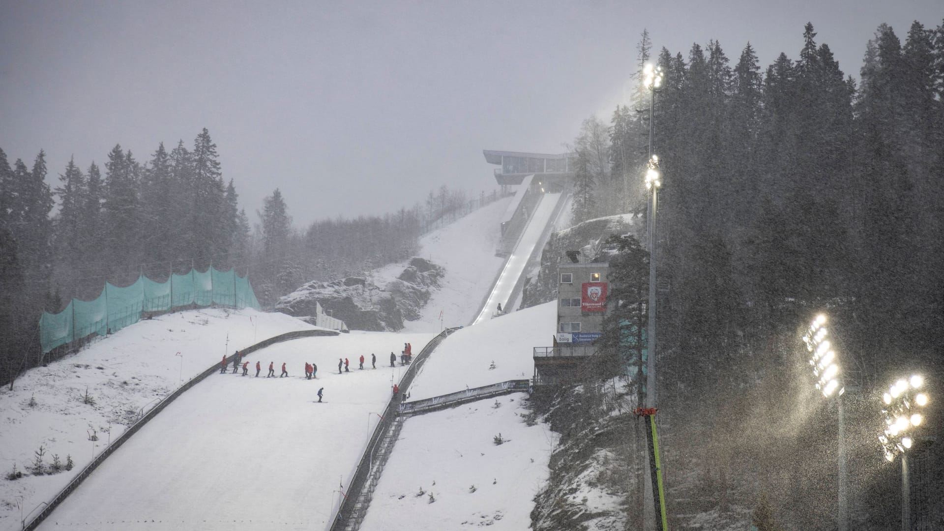 The ski jump in Vikersund: It is the largest in the world, also called monster baks.