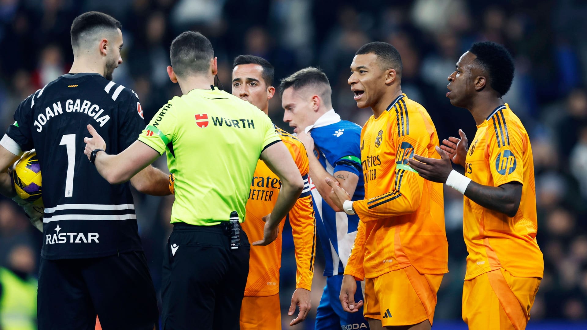 Kylian Mbappé (2nd VR): A supposed foul game by the striker was the "Royal" to be doomed.