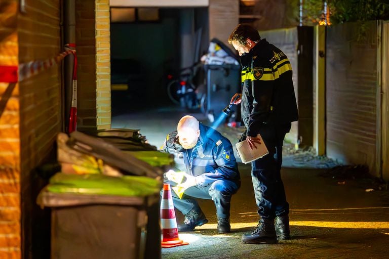 The investigation Saturday evening (photo: Gabor Heeres / SQ Vision).
