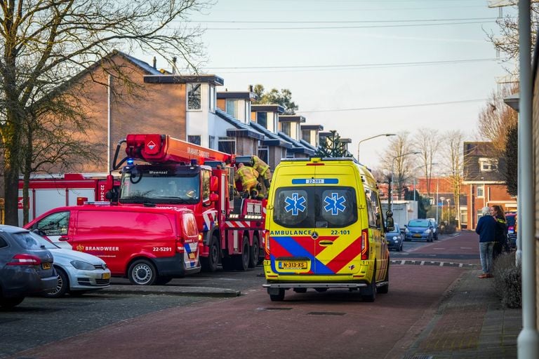 Ambulance staff took care of the victim (photo: SQ Vision).