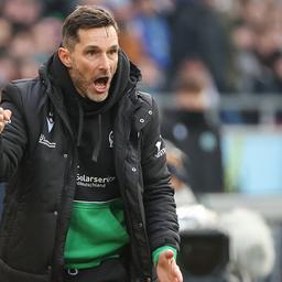 Hertha's new coach Stefan Leitl as a coach on the sidelines of his ex-club Hannover 96. Source: Imago Images/Osnapix