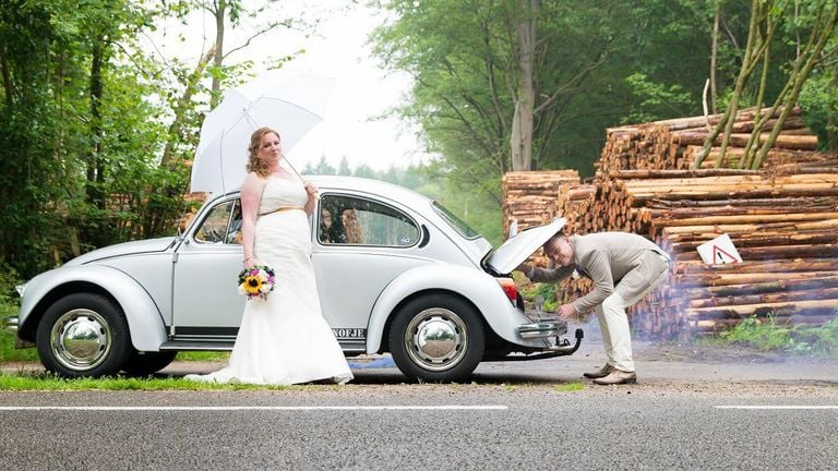 Evelien and Mark played their meeting at their wedding (private photo).