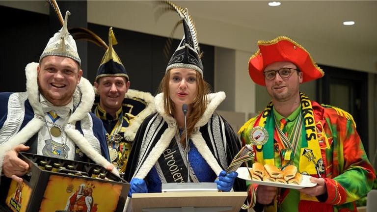 The Princes of Drimmelen take over the mayor of the mayor in the clip. (Photo: YouTube)