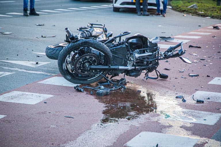 The heavily damaged engine (photo: SQ Vision).