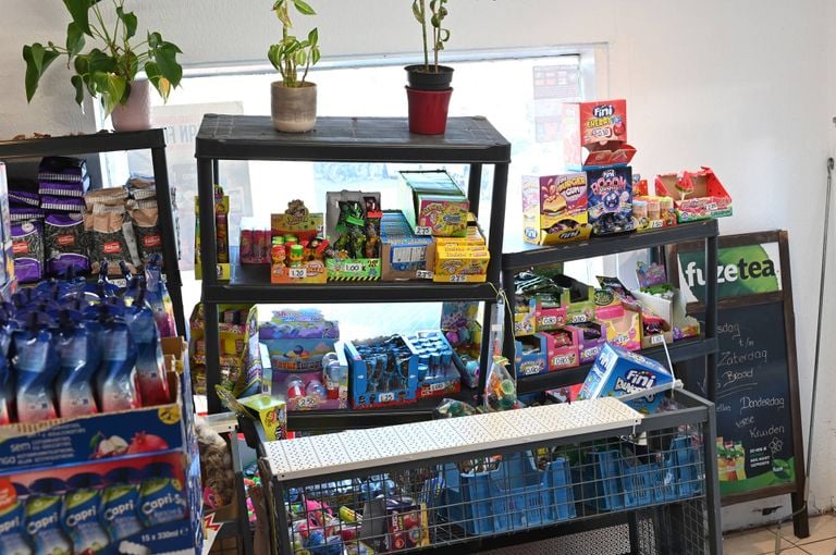 The racks in the supermarket were skewed (photo: Perry Roovers / press agency Heitink).