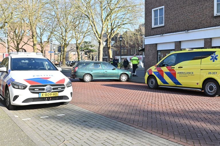 The man was taken to the hospital with the ambulance (photo: Perry Roovers / Press Agency Heitink).