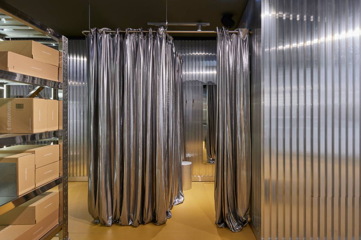 Stradivarius Click & Collect in Cologne