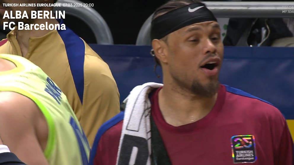 Auch Barcelonas Superstar Justin Anderson ist begeistert von dem Superwurf des Alba-Fans Benjamin Scholze