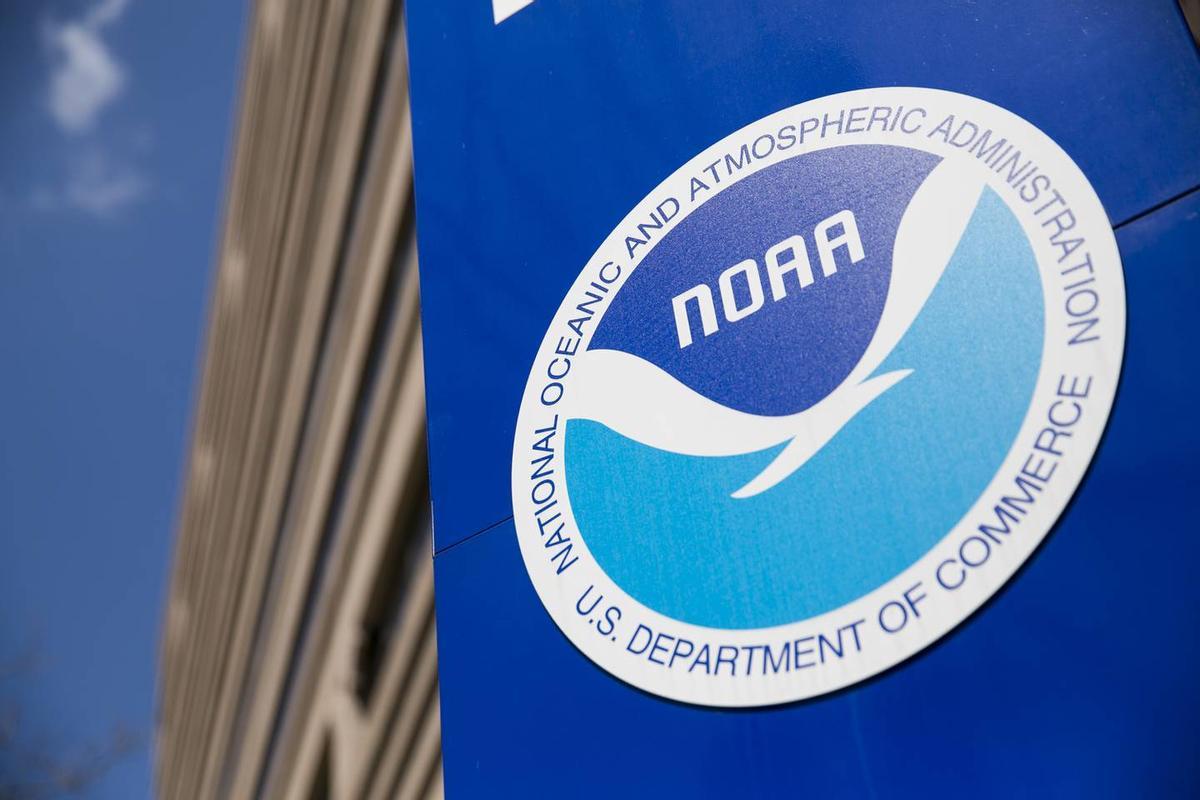 Logotipo de la NOAA en su sede