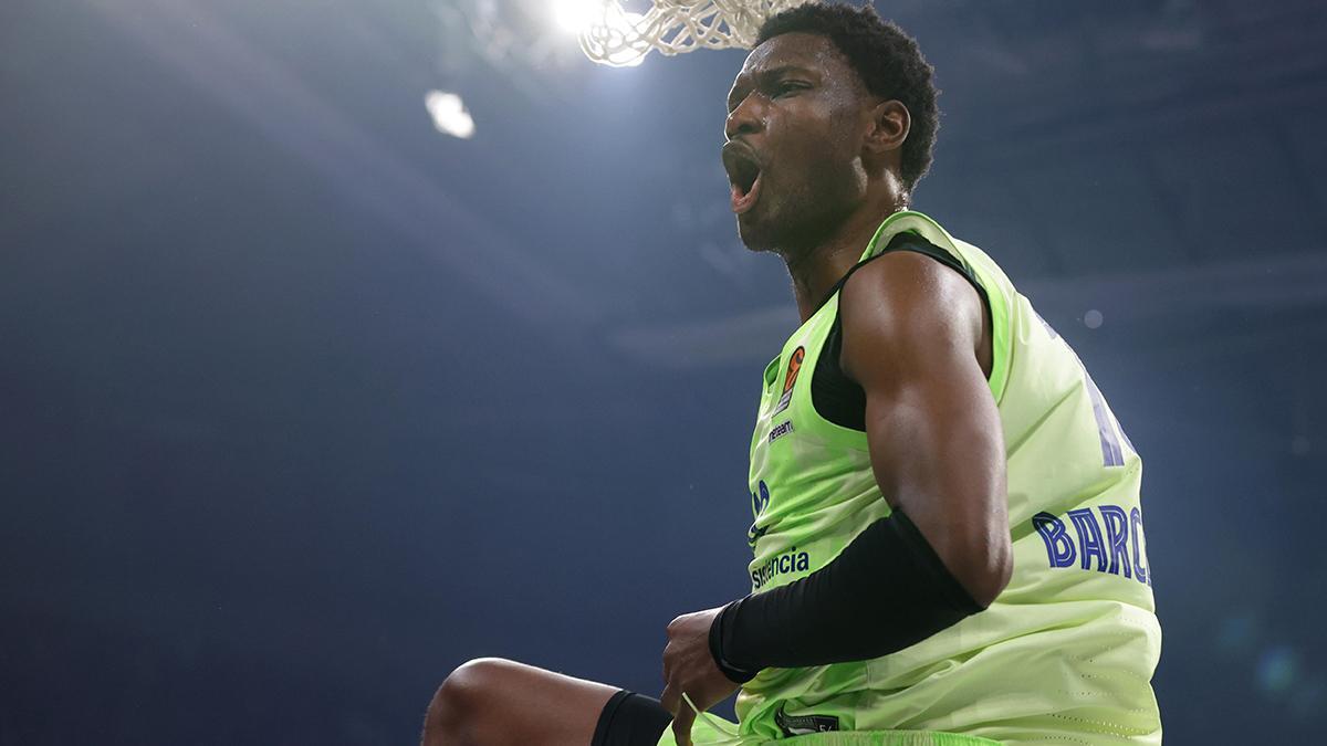 Chimezie Metu durante el partido entre el Partizán y el Barça en el Belgrade Arena