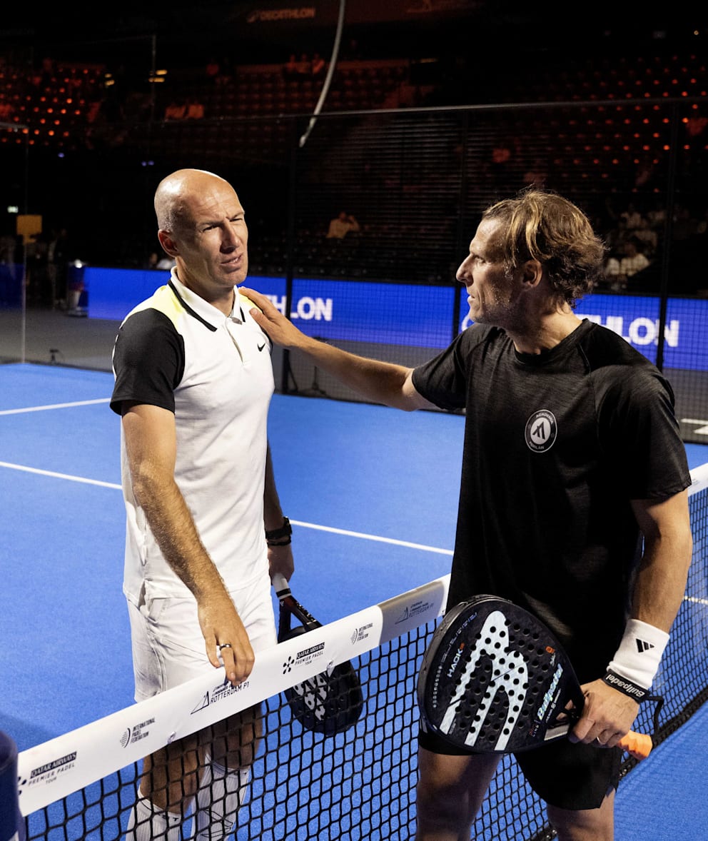 Arjen Robben (41/l.) beim Padel mit Ex-Argentinien-Star Diego Forlán (45/spielt jetzt auf der Tennis-Tour)