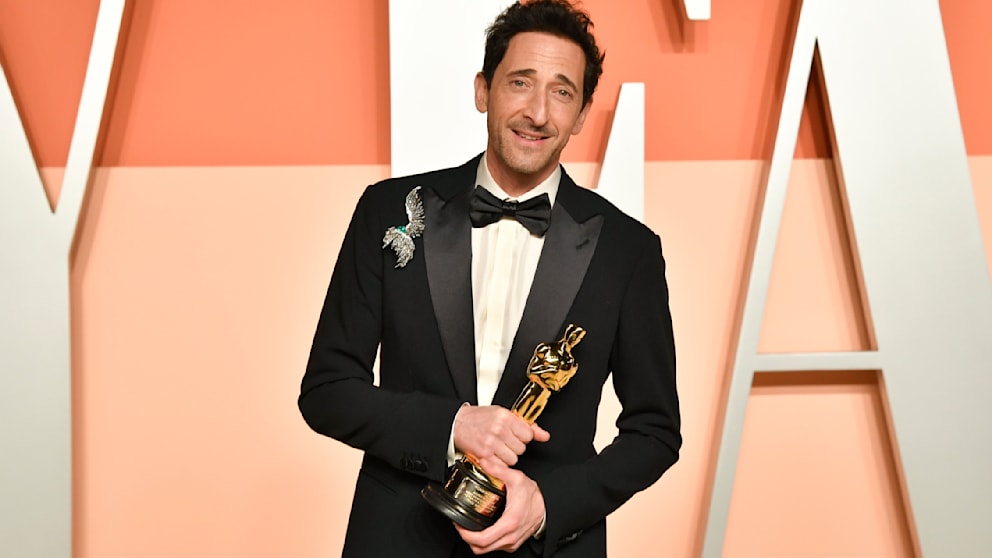 Schauspieler Adrien Brody (51) erhielt vor wenigen Wochen für seine Rolle in „Der Brutlalist“ seinen zweiten Oscar, nachdem er die Trophäe bereits 2003 für „Der Pianist“ erhielt. Auch er gehört zu den Stars, die bereits den FC Como besuchten